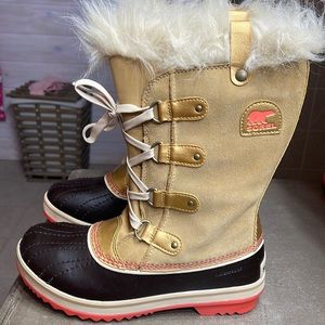 Sorel winter boot